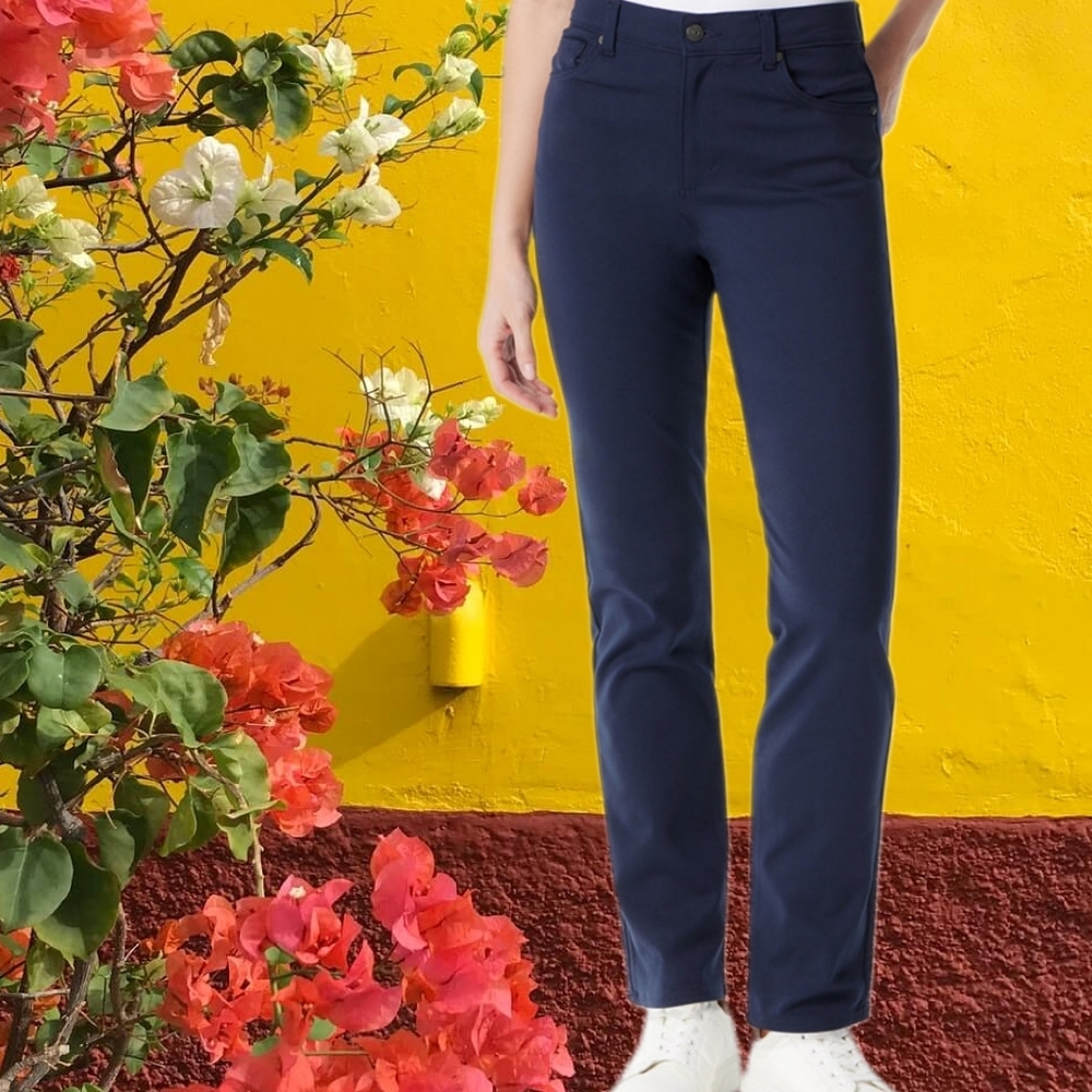 GLORIA VANDERBILT 👖 Women's Shape Effect Pull-on Straight Leg Indigo 32" Jeans